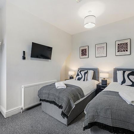 Anfield Cosy Stays - Air Host & Stay - Sleeps 14 Ливерпуль Экстерьер фото