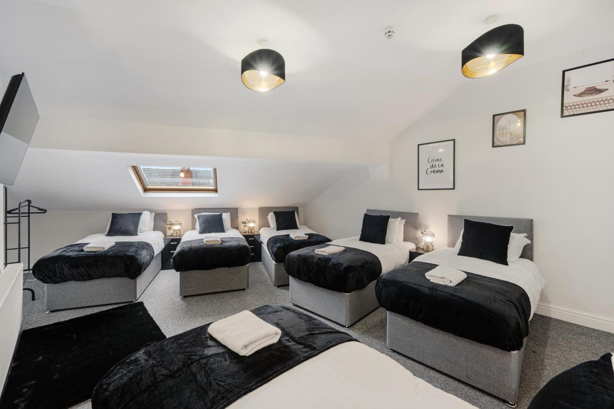 Anfield Cosy Stays - Air Host & Stay - Sleeps 14 Ливерпуль Экстерьер фото