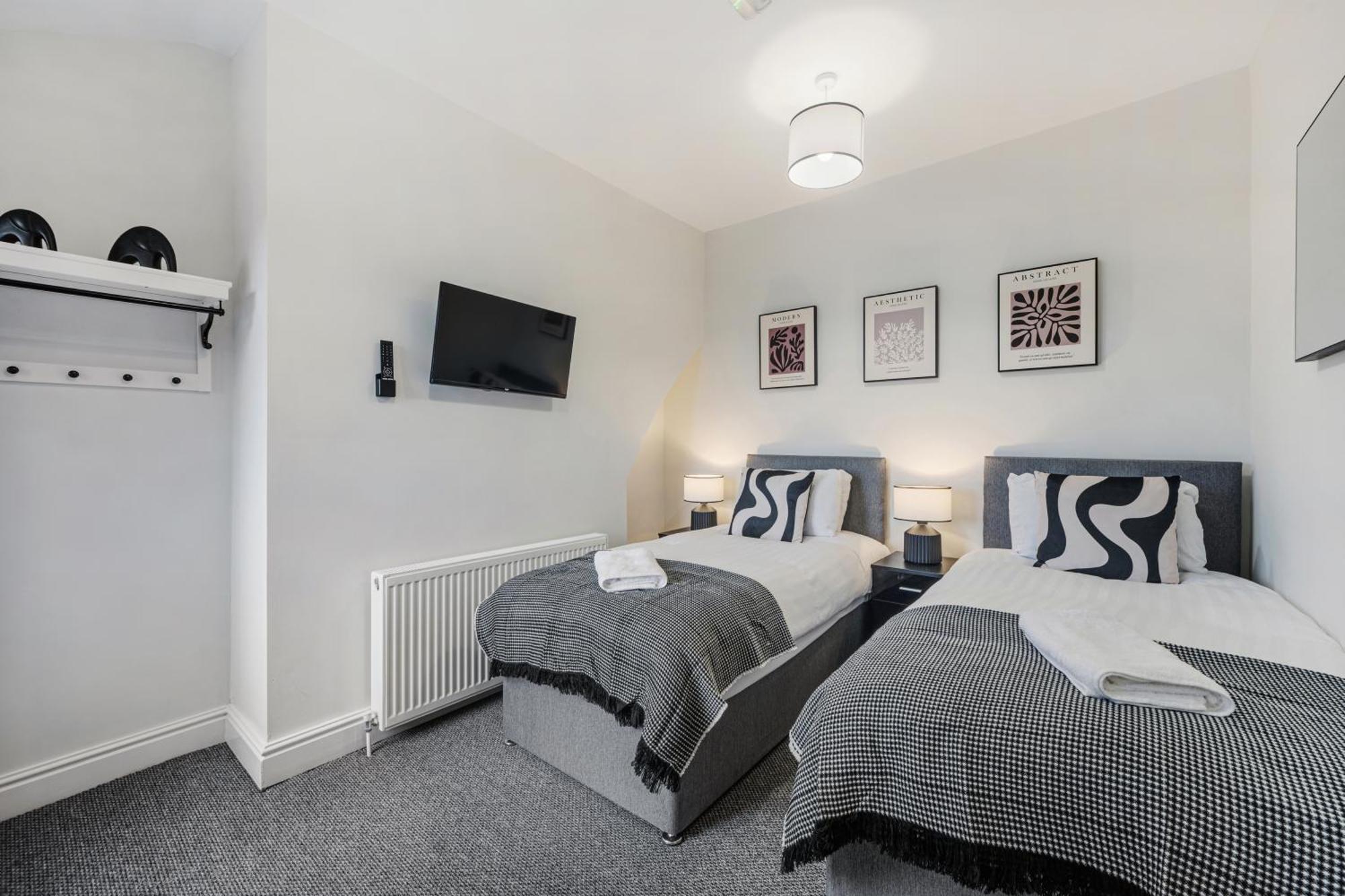 Anfield Cosy Stays - Air Host & Stay - Sleeps 14 Ливерпуль Экстерьер фото