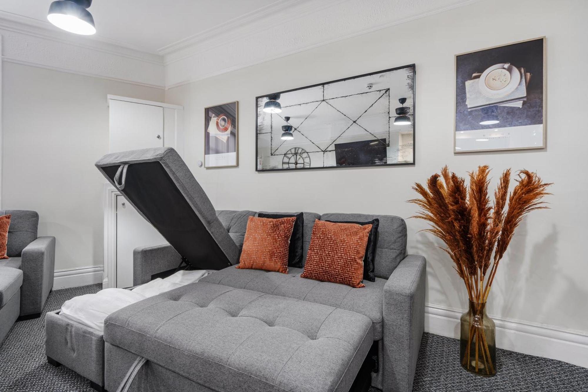 Anfield Cosy Stays - Air Host & Stay - Sleeps 14 Ливерпуль Экстерьер фото