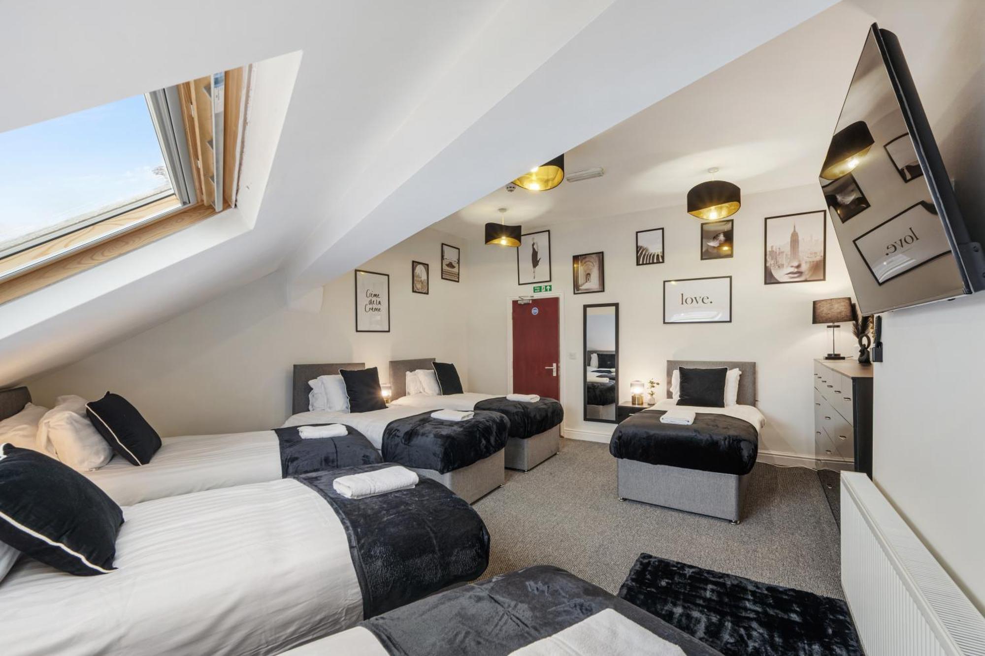Anfield Cosy Stays - Air Host & Stay - Sleeps 14 Ливерпуль Экстерьер фото