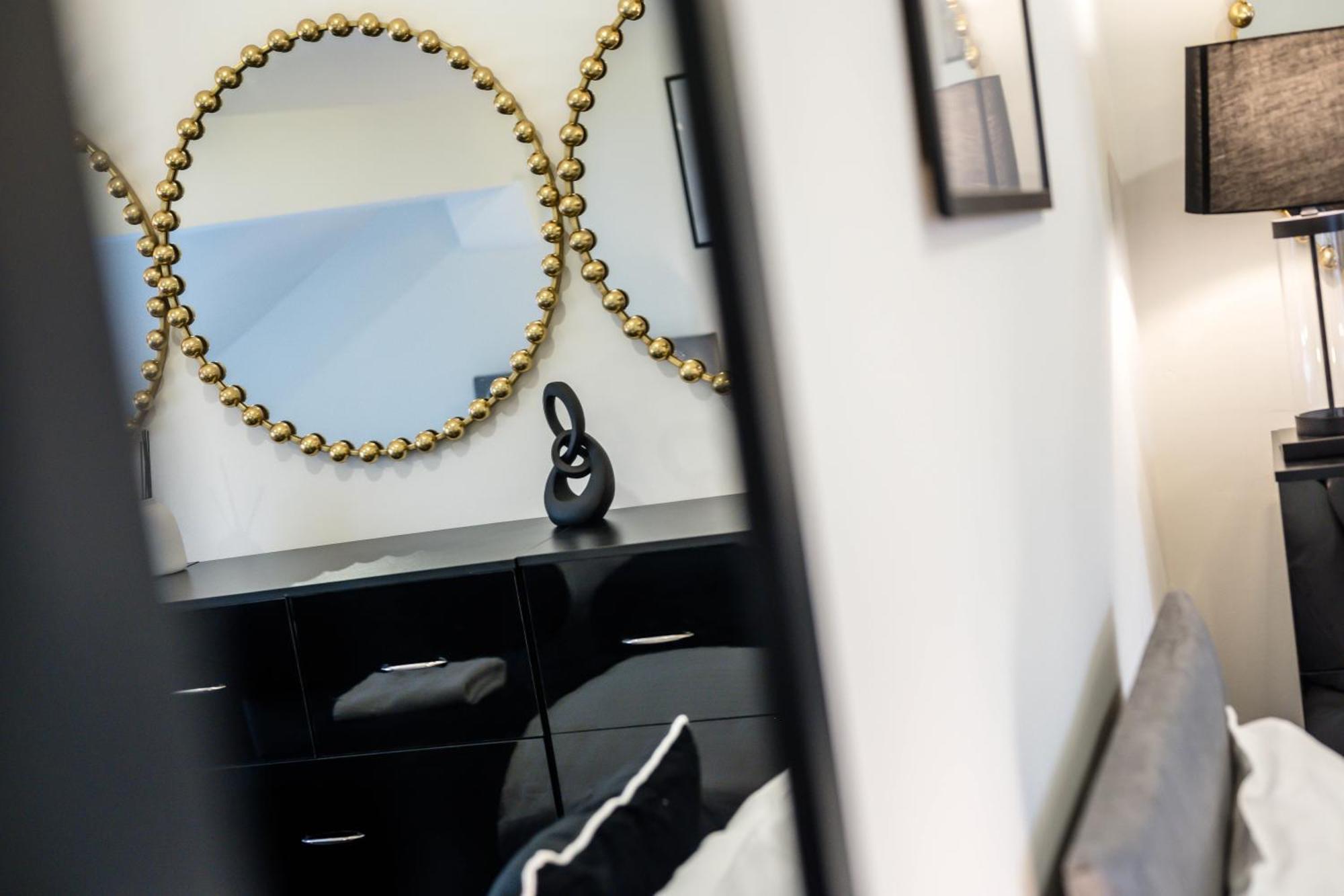Anfield Cosy Stays - Air Host & Stay - Sleeps 14 Ливерпуль Экстерьер фото